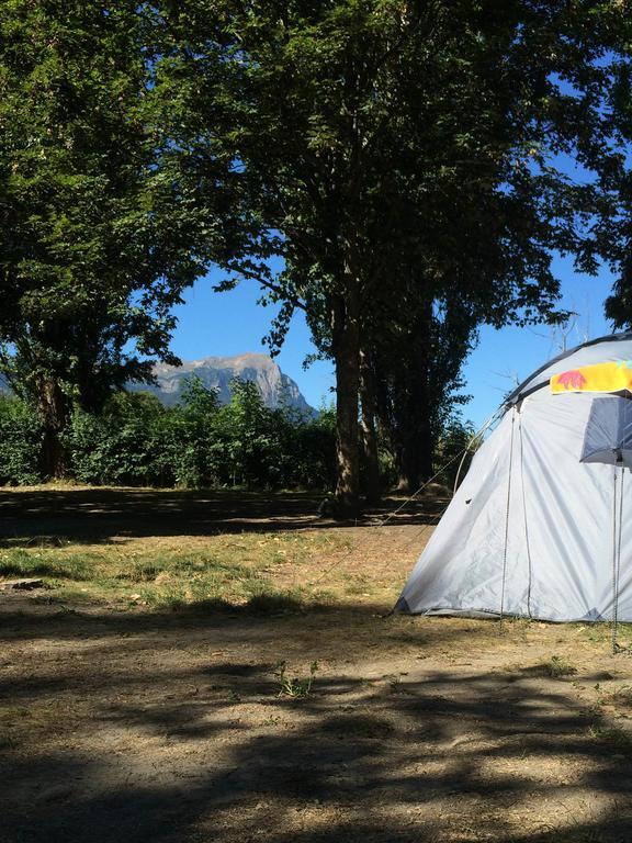 Camping Les Grillons Hotel Embrun Exterior photo