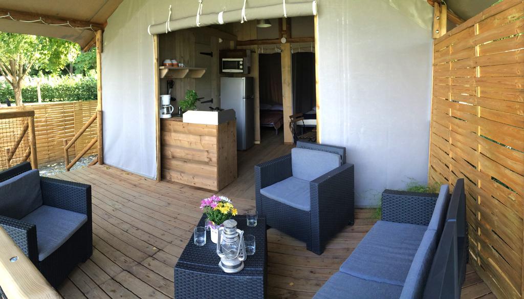 Camping Les Grillons Hotel Embrun Exterior photo