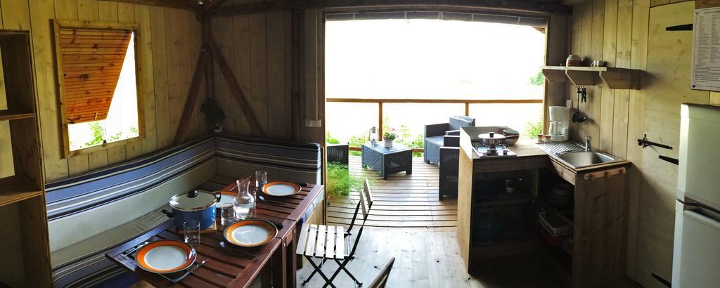 Camping Les Grillons Hotel Embrun Exterior photo