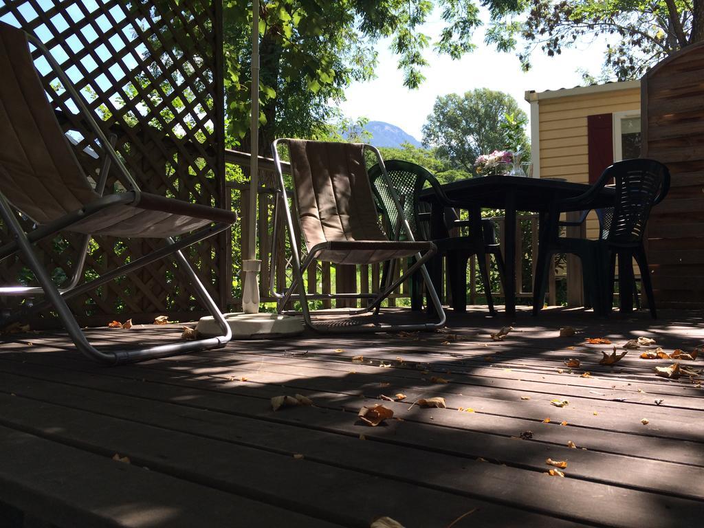 Camping Les Grillons Hotel Embrun Exterior photo